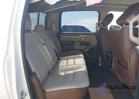 2019 Ram 1500 Laramie 4X4 5'7 Box z USA, uszkodzony, nr VIN 1C6SRFJT4KN607669